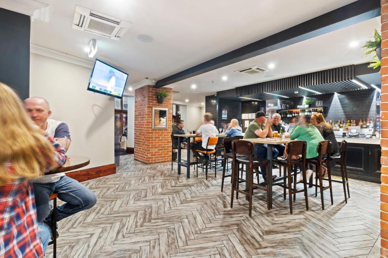 Hotel Queanbeyan Canberra Exterior photo