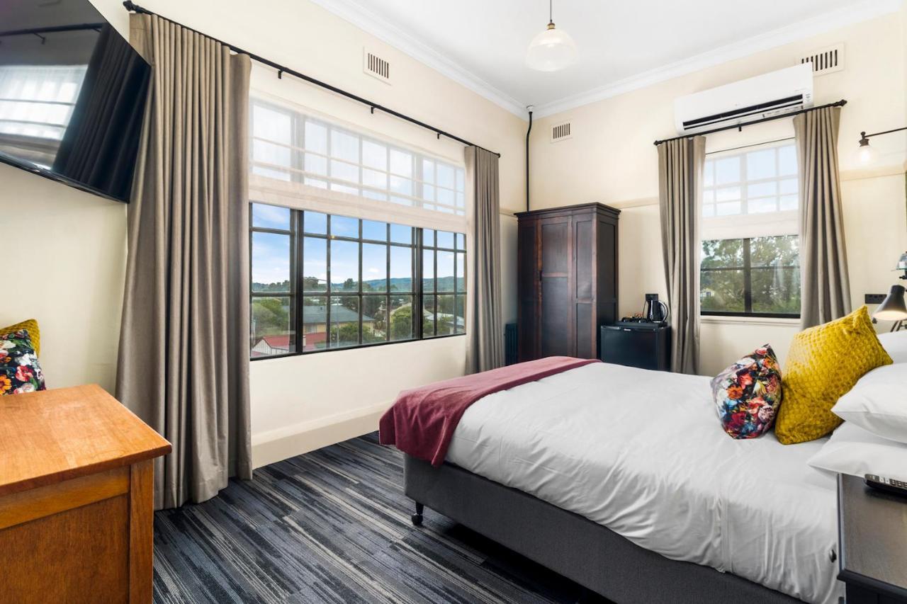 Hotel Queanbeyan Canberra Exterior photo